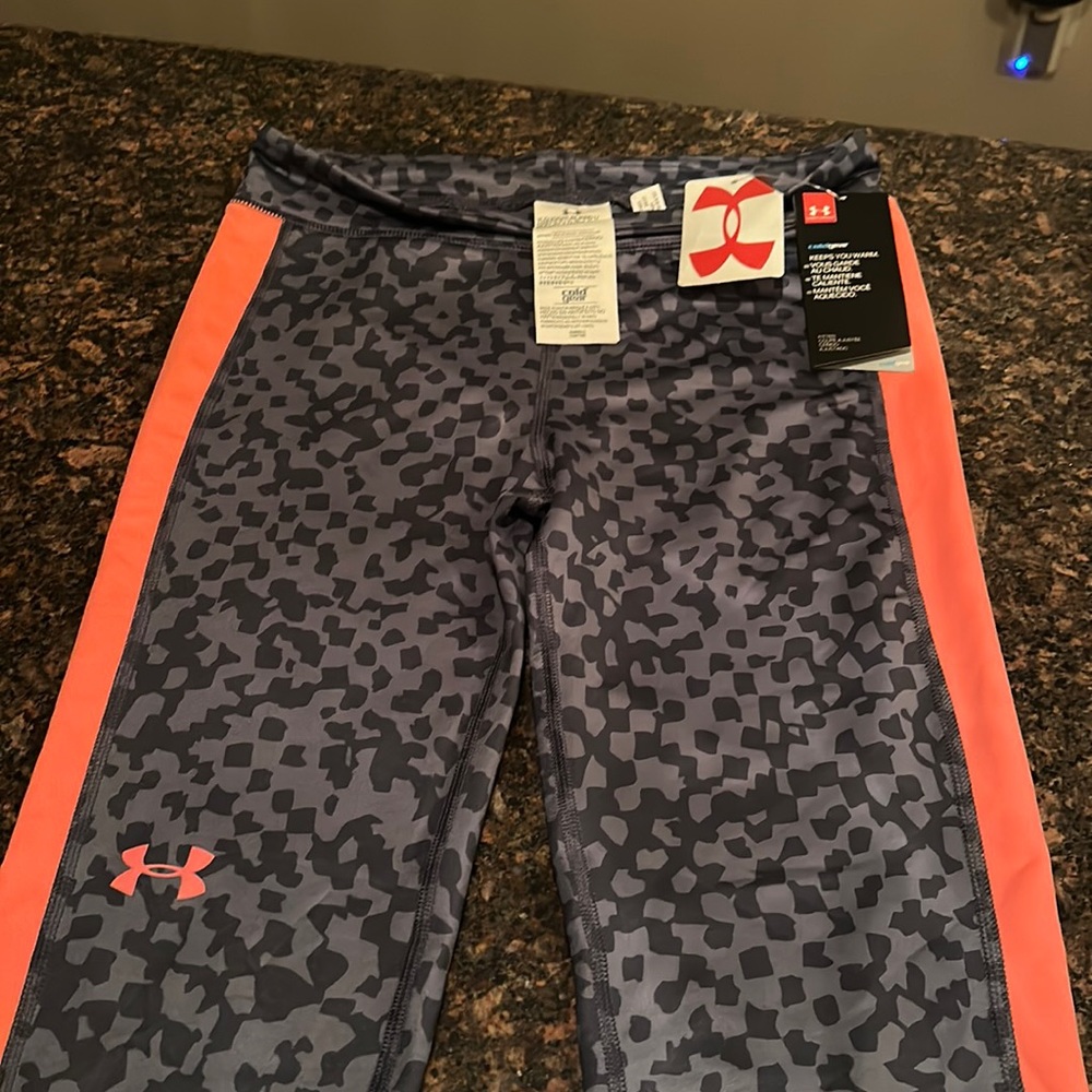Girls under armour, cold gear leggings